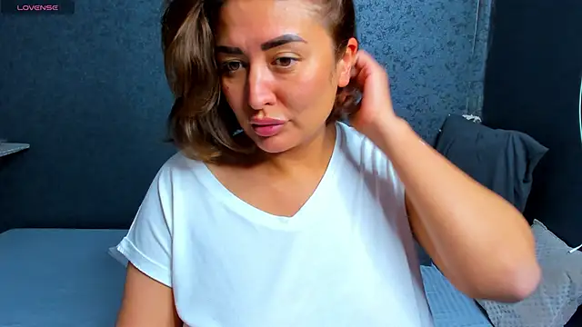 Olivia Buckby online show from November 11, 4:51 pm