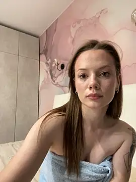 Snapshot of Rosie_Holmes_ chatting on November 4, 3:16 am Rosie Holmes  online show from November 4, 3:16 am