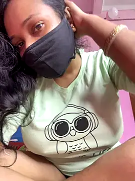 Snapshot of Priyajaanbaby chatting on November 17, 4:24 pm Priyajaanbaby online show from November 17, 4:24 pm