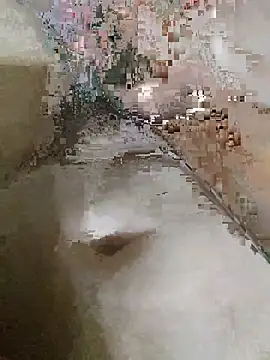 Snapshot of Golditoa chatting on December 15, 3:33 am Golditoa online show from December 15, 3:33 am