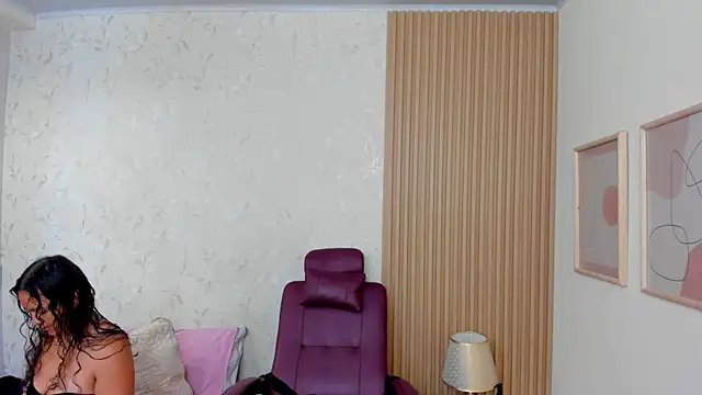 Snapshot of bellarivera_ chatting on October 5, 12:14 pm bellarivera online show from October 5, 12:14 pm