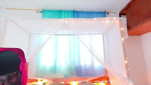 Snapshot of loreaniss chatting on January 31, 9:24 pm loreaniss online show from January 31, 9:24 pm