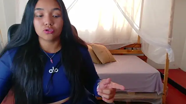 Snapshot of loreaniss chatting on February 21, 8:43 pm loreaniss online show from February 21, 8:43 pm