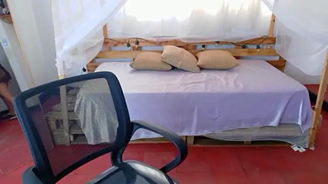 Snapshot of loreaniss chatting on February 24, 7:34 pm loreaniss online show from February 24, 7:34 pm