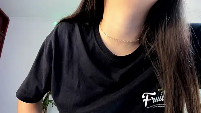 Snapshot of rouse_red chatting on October 15, 3:56 pm rouse red online show from October 15, 3:56 pm