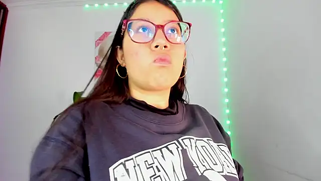 Snapshot of rouse_red chatting on November 14, 7:12 pm rouse red online show from November 14, 7:12 pm