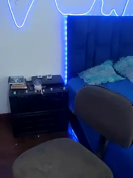 Snapshot of Tattoboy19cm chatting on September 11, 2:17 pm Tattoboy19cm online show from September 11, 2:17 pm