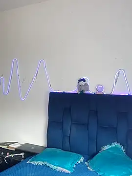 Snapshot of Tattoboy19cm chatting on September 19, 5:24 pm Tattoboy19cm online show from September 19, 5:24 pm