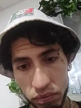 Snapshot of Tattoboy19cm chatting on December 5, 6:22 am Tattoboy19cm online show from December 5, 6:22 am