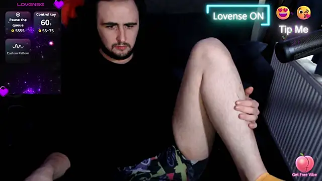 Snapshot of cjhouse96 chatting on October 27, 12:42 pm cjhouse96 online show from October 27, 12:42 pm