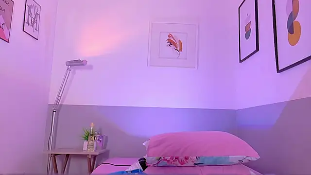 Snapshot of cutepetitee chatting on December 16, 7:52 pm cutepetitee online show from December 16, 7:52 pm