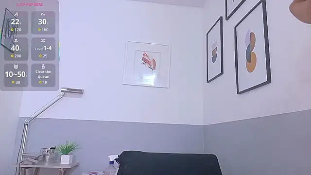 Snapshot of cutepetitee chatting on January 10, 7:48 pm cutepetitee online show from January 10, 7:48 pm