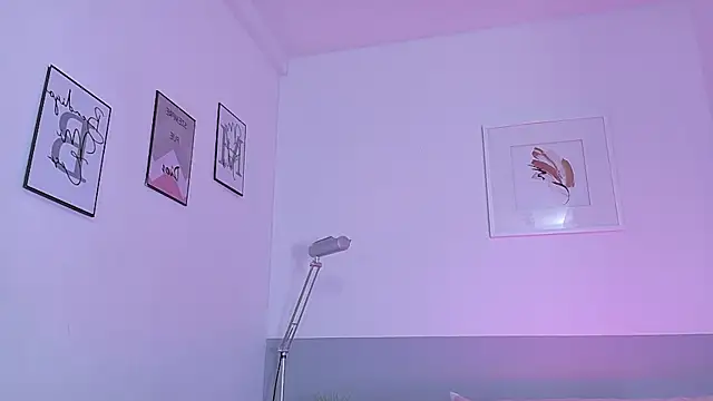 cutepetitee online show from May 20, 7:42 pm