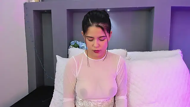 Snapshot of MaiaaCandy chatting on October 12, 8:52 pm MaiaaCandy online show from October 12, 8:52 pm