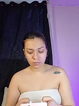 AmaiaSalvatore online show from May 21, 9:44 pm