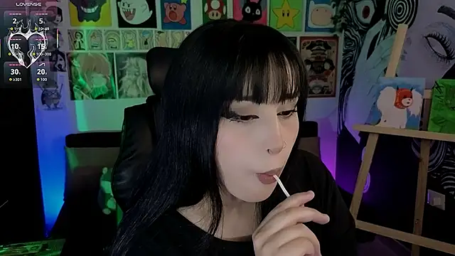 Yuhwan  online show from March 28, 12:10 am