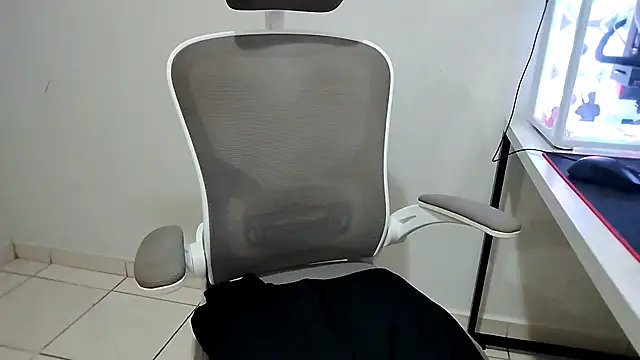 isabelly08ty online show from July 17, 10:47 pm