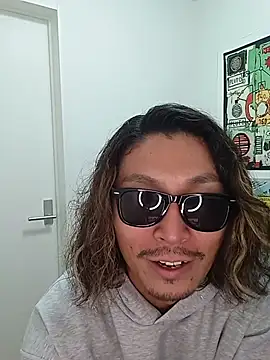 specialz0831 online show from November 3, 8:15 am