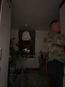 Snapshot of SwingWingWomanSweden chatting on September 9, 8:52 pm SwingWingWomanSweden online show from September 9, 8:52 pm