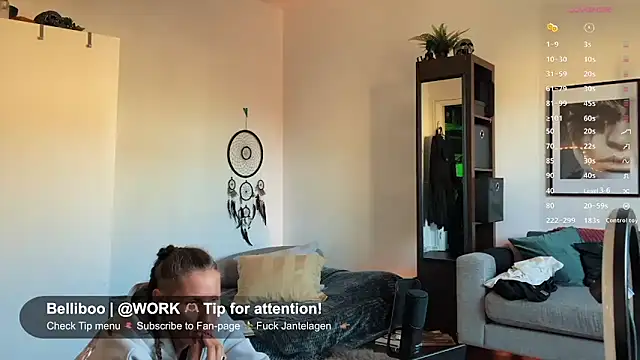 Snapshot of SwingWingWomanSweden chatting on December 1, 10:09 am SwingWingWomanSweden online show from December 1, 10:09 am