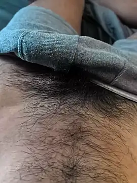 Yucsingl1 online show from April 12, 1:05 pm