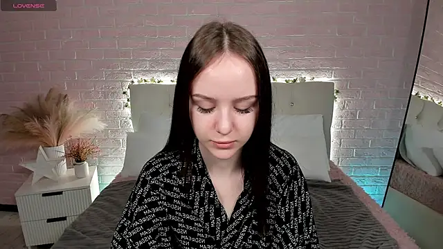 Snapshot of MarySparkle chatting on October 2, 3:13 am MarySparkle online show from October 2, 3:13 am