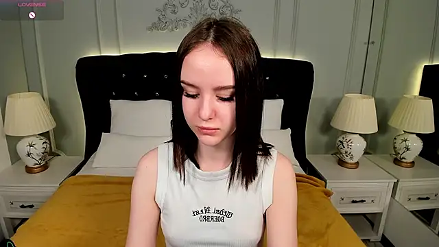 Snapshot of MarySparkle chatting on October 13, 3:50 am MarySparkle online show from October 13, 3:50 am