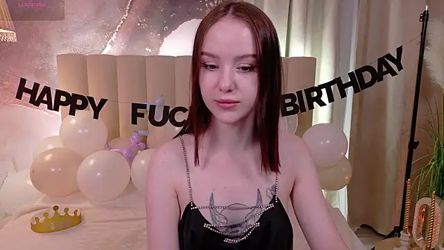 Snapshot of MarySparkle chatting on November 2, 4:26 am MarySparkle online show from November 2, 4:26 am