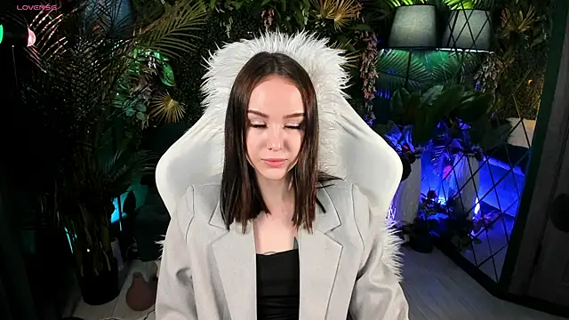 Snapshot of MarySparkle chatting on November 14, 3:38 am MarySparkle online show from November 14, 3:38 am