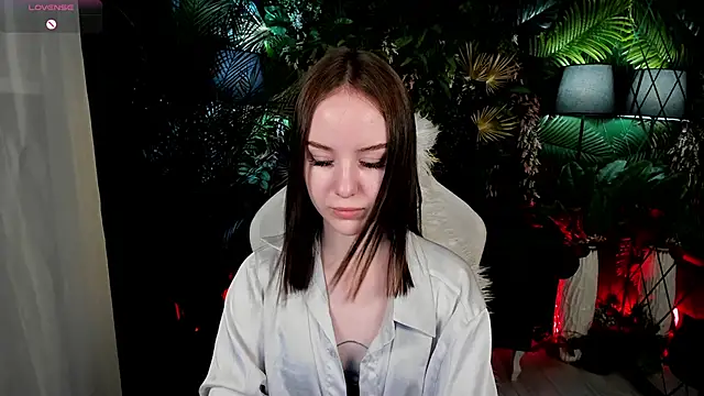 Snapshot of MarySparkle chatting on November 18, 3:45 am MarySparkle online show from November 18, 3:45 am