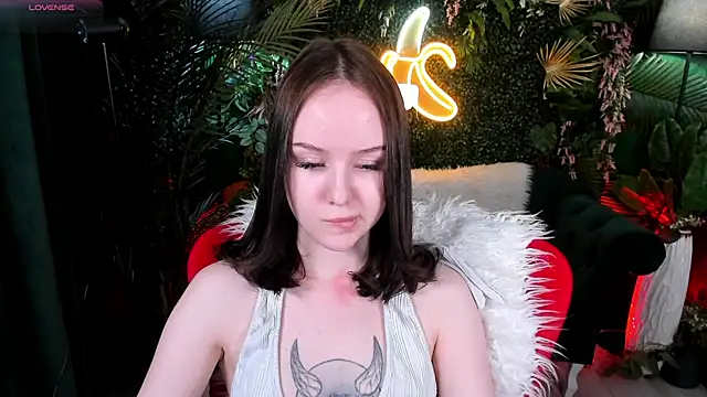 Snapshot of MarySparkle chatting on November 29, 4:15 am MarySparkle online show from November 29, 4:15 am