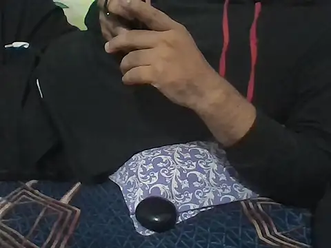 Snapshot of aarav_013 chatting on April 24, 5:04 pm aarav 013 online show from April 24, 5:04 pm