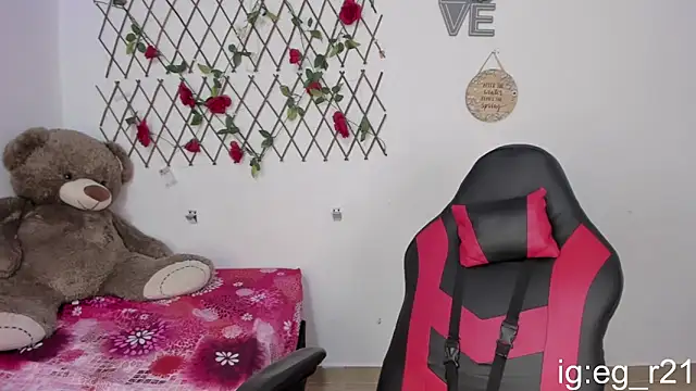 Snapshot of emma_grays2 chatting on October 30, 4:03 am emma grays2 online show from October 30, 4:03 am