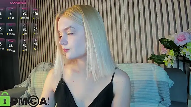 Carrie Foster online show from October 3, 5:10 pm