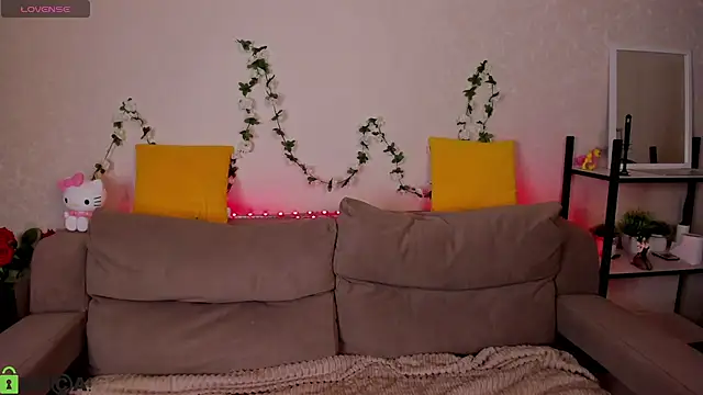 Casey Sweeet online show from April 8, 12:38 pm