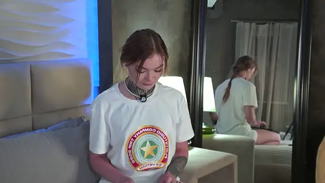 AriWild online show from March 26, 5:13 am