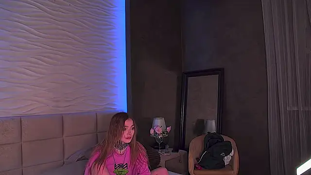 AriWild online show from March 31, 4:35 am