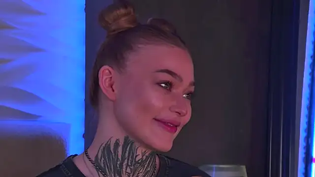 AriWild online show from April 7, 4:35 am