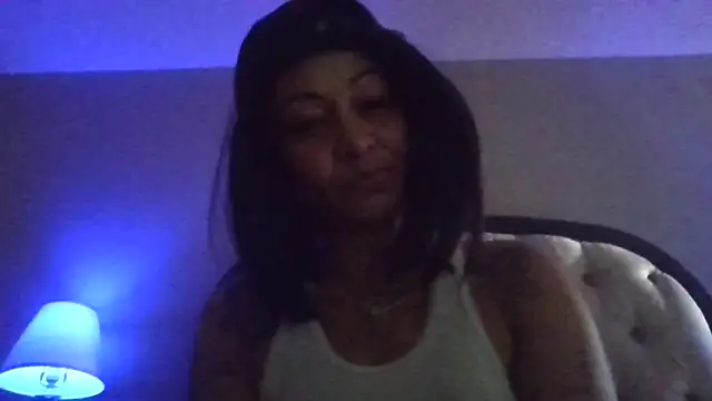 Flossee online show from April 6, 5:25 pm