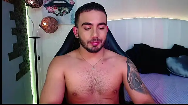 adamhairy online show from June 1, 7:48 pm