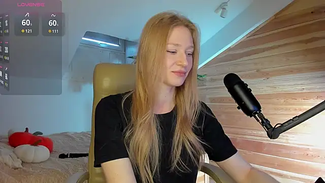 Snapshot of AuroraShoww chatting on October 23, 12:26 pm AuroraShoww online show from October 23, 12:26 pm