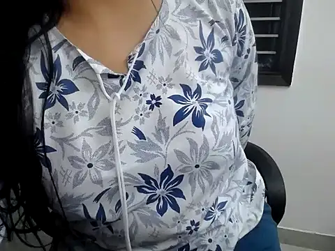 Snapshot of Roshi_Love chatting on June 1, 11:50 pm Roshi Love online show from June 1, 11:50 pm