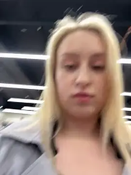 Snapshot of KassandraTress chatting on April 27, 10:57 am KassandraTress online show from April 27, 10:57 am