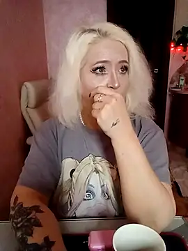 SquirtMilf00 online show from February 18, 4:52 am