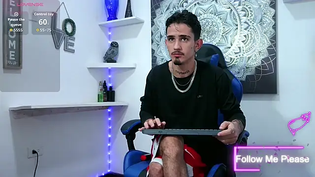 nextboywell1 online show from April 18, 3:21 am