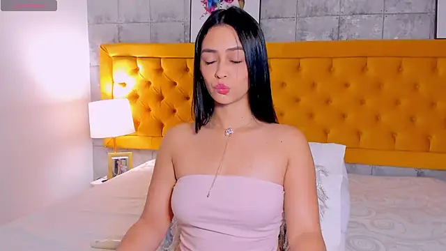 Snapshot of EmilyyRamirez chatting on November 9, 1:31 pm EmilyyRamirez online show from November 9, 1:31 pm