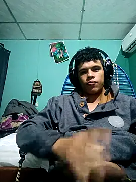 Snapshot of Batm01 chatting on November 1, 3:19 am Batm01 online show from November 1, 3:19 am