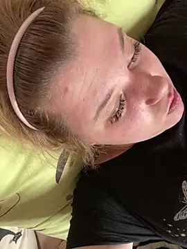 Snapshot of Kemeli008 chatting on September 22, 5:09 am Kemeli008 online show from September 22, 5:09 am