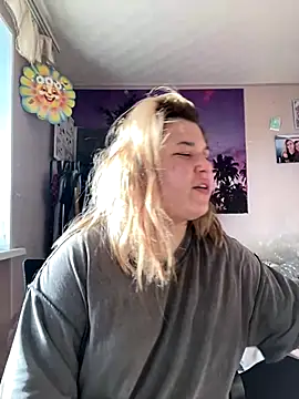 Snapshot of Kemeli008 chatting on October 20, 10:27 am Kemeli008 online show from October 20, 10:27 am