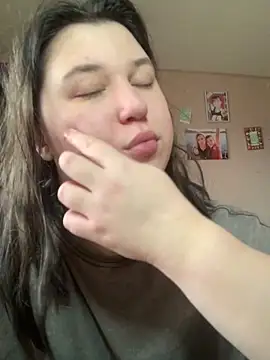 Snapshot of Kemeli008 chatting on November 6, 11:44 am Kemeli008 online show from November 6, 11:44 am